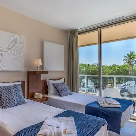 Flh Salgados アパート ギーア